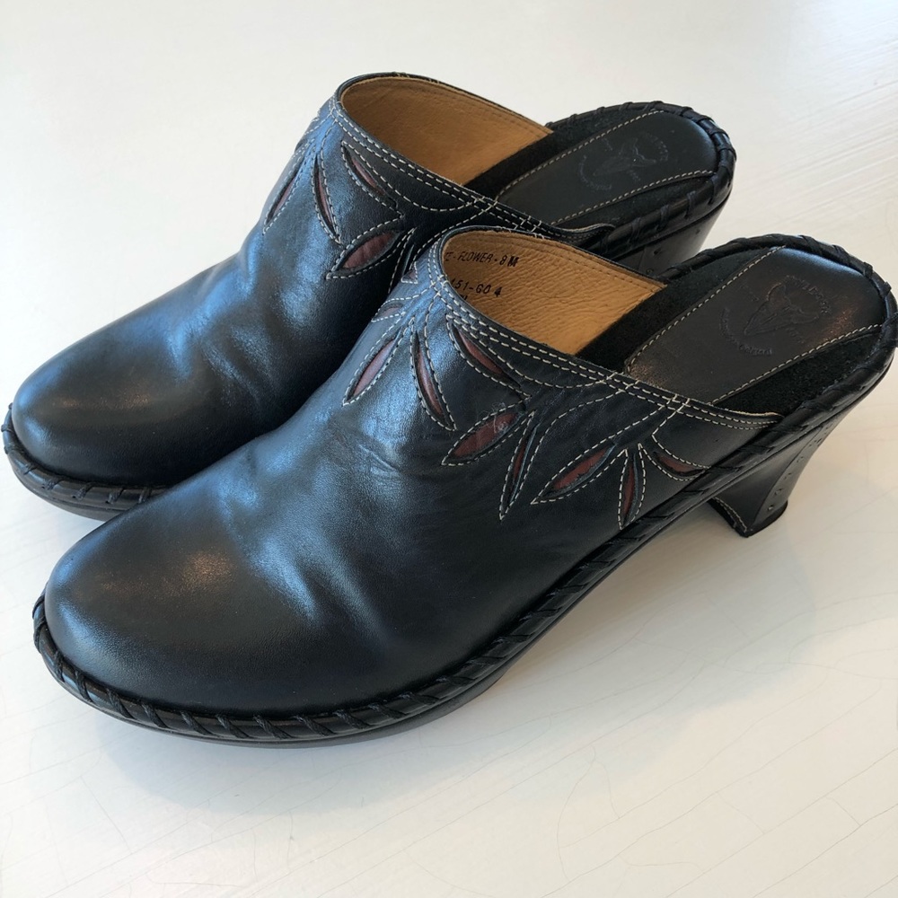 Frye Charlotte-Flower boot/clog